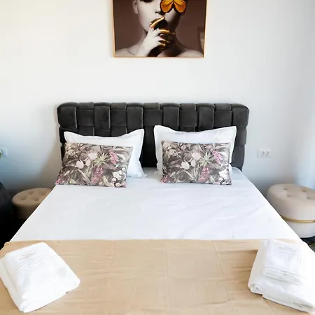 Soni Exclusive 389 Plaza With Private Parking & Self Check-in Apartamento *
