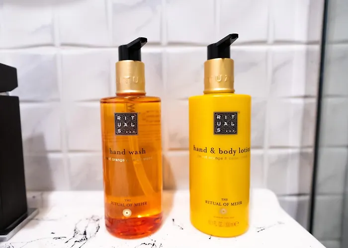 Soni Exclusive 389 Plaza With Private Parking & Self Check-in *