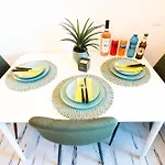 Apartment Soni Exclusive 389 Plaza With Private Parking & Self Check-in Bukarest
