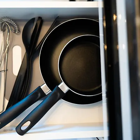 Soni Exclusive 389 Plaza With Private Parking & Self Check-in *