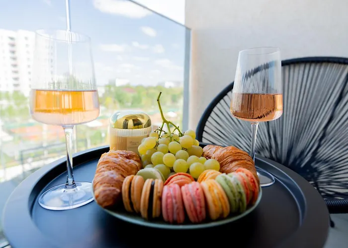 Soni Exclusive 389 Plaza With Private Parking & Self Check-in Lägenhet *