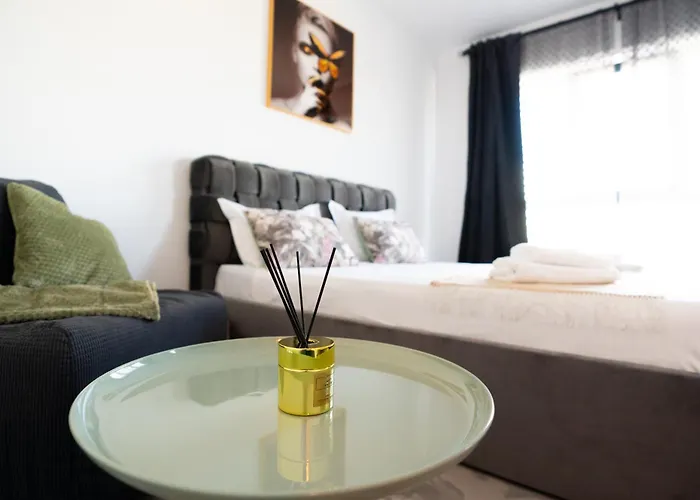 Soni Exclusive 389 Plaza With Private Parking & Self Check-in Lägenhet