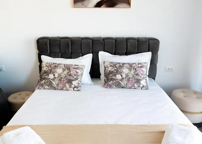 Soni Exclusive 389 Plaza With Private Parking & Self Check-in Апартаменти *