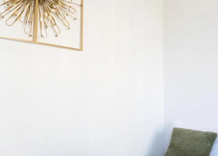 Soni Exclusive 389 Plaza With Private Parking & Self Check-in