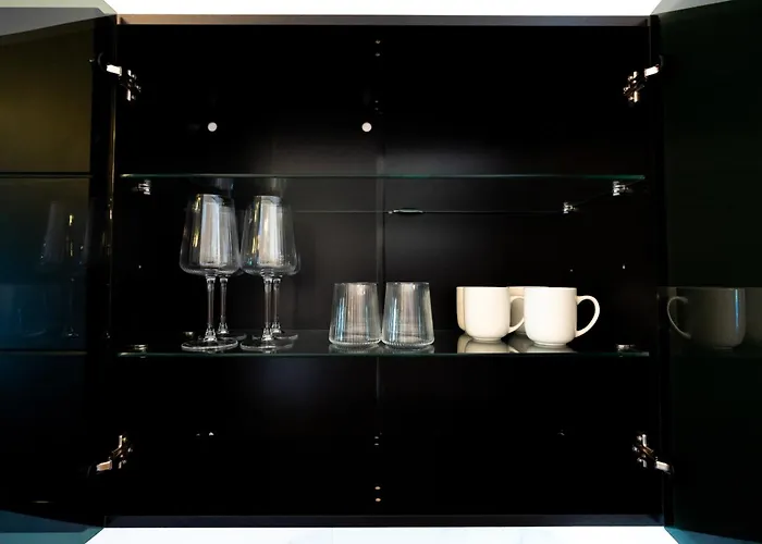 Soni Exclusive 389 Plaza With Private Parking & Self Check-in Апартаменти