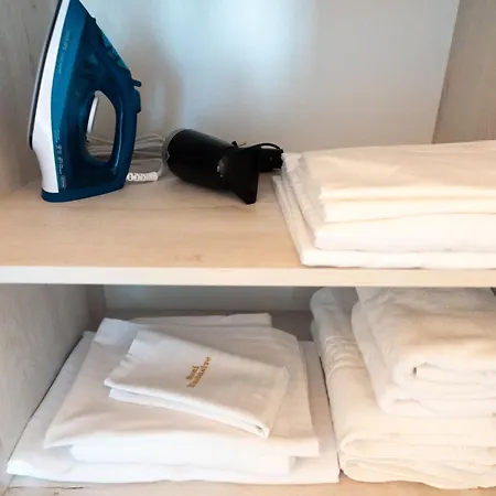 Soni Exclusive 389 Plaza With Private Parking & Self Check-in *