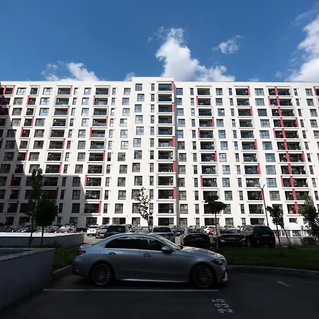 Soni Exclusive 389 Plaza With Private Parking & Self Check-in Апартаменты *