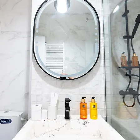 Soni Exclusive 389 Plaza With Private Parking & Self Check-in * Бухарест