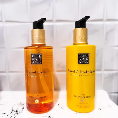 Soni Exclusive 389 Plaza With Private Parking & Self Check-in *