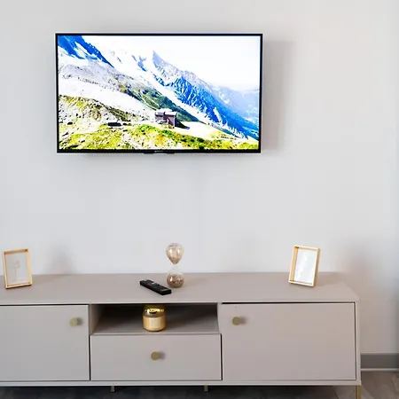 Soni Exclusive 389 Plaza With Private Parking & Self Check-in *