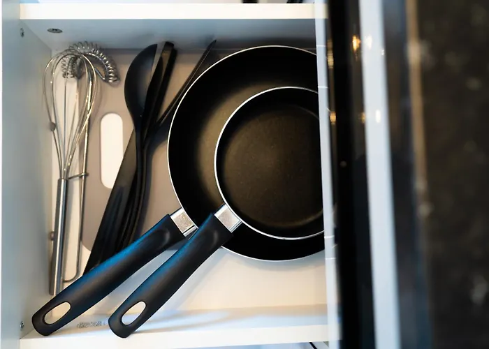 Soni Exclusive 389 Plaza With Private Parking & Self Check-in *